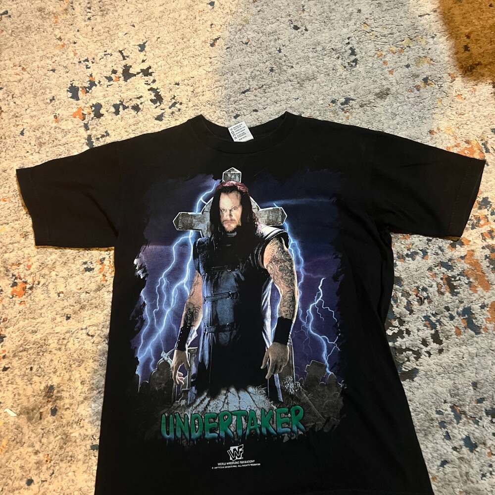 RARE Vintage 1997 The Undertaker WWF Graveyard Lightning Wrestling Shirt Mens M